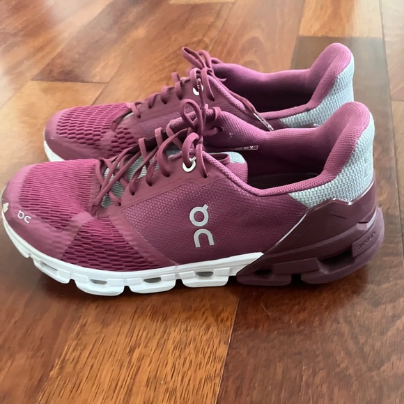 On Running Shoes - OnCloud Women’s Cloudflyer